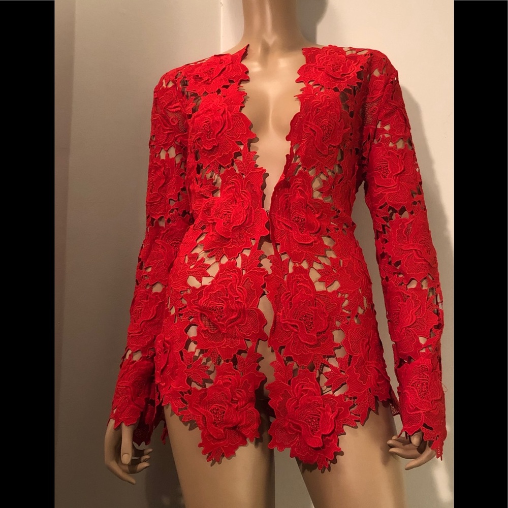 Super cute 2 piece Banjul lace set